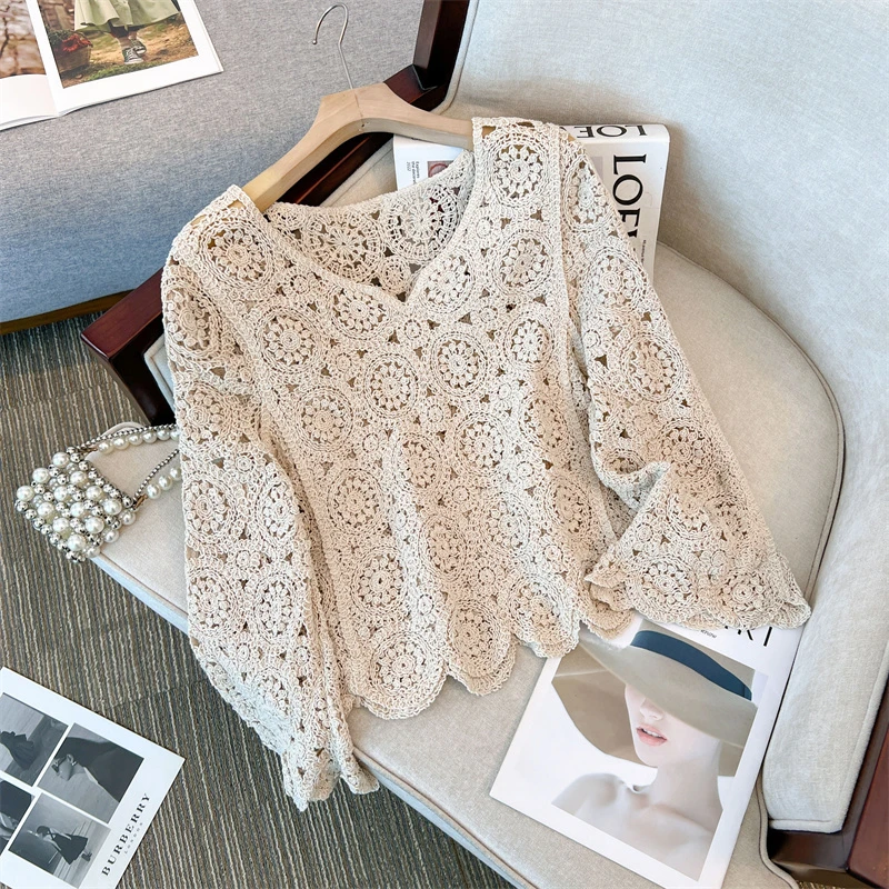 波西米亚蕾丝钩花镂空V领针织衫春夏女大码胖mm洋气减龄外搭罩衫