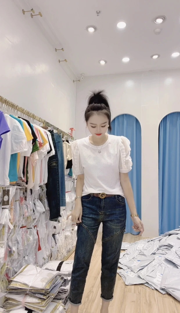 【小玉】夏季新款设计感泡泡袖高档次圆领T恤显瘦百搭短袖上衣