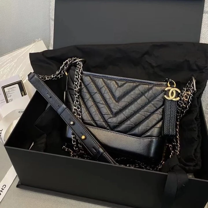 99新 Chanel/香奈儿  【 杨贵妃专属】黑金v纹经典流浪包时尚