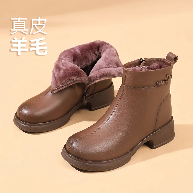 冬季真皮软底妈妈棉鞋加绒保暖短靴加厚羊毛皮毛一体中年女鞋女靴