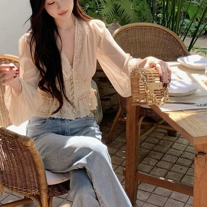 仙女的蕾丝衬衫 V领气质显瘦压褶灯笼袖雪纺珍珠扣上衣夏款小众