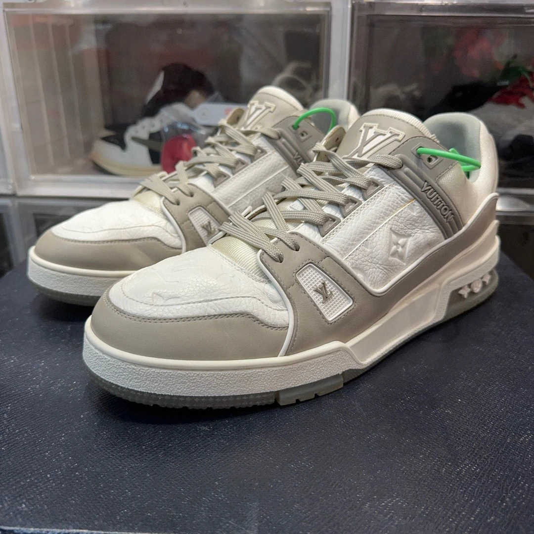 44码/LV trainer 灰白 板鞋/95新