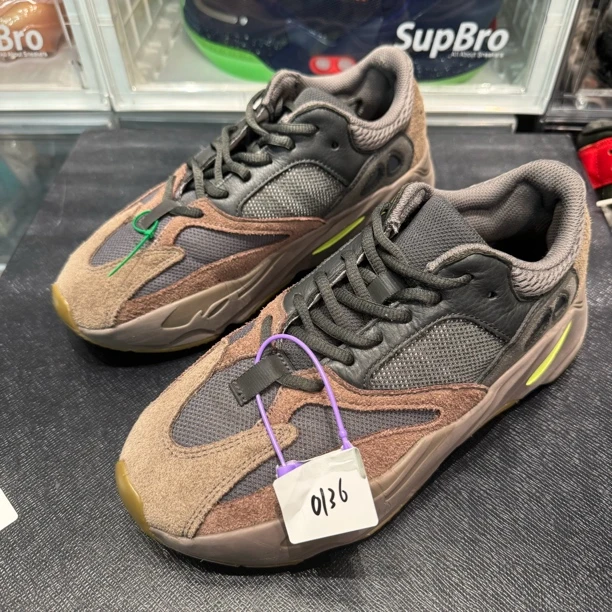 41码/adidas yeezy700系列 黑褐色 运动鞋/95新无盒/0136