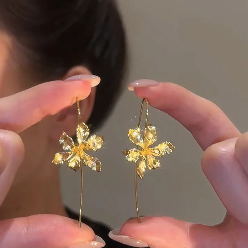 铜合金耳饰 金色鸢尾花朵耳环宫廷风法式轻奢高级感优雅耳坠耳饰