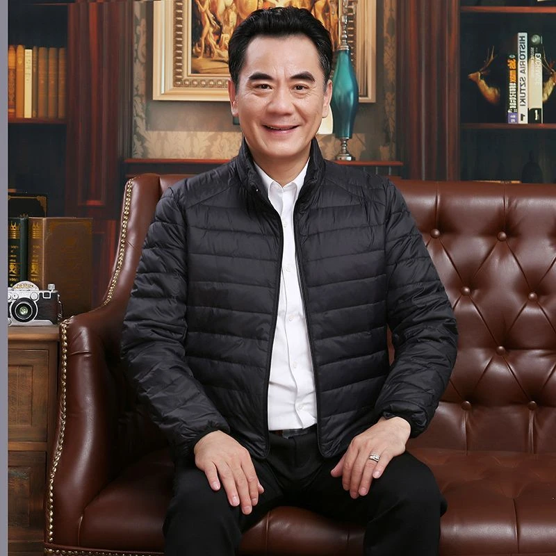 2022轻薄中老年加肥羽绒服男短款立领爸爸装秋冬大码连帽保暖外套