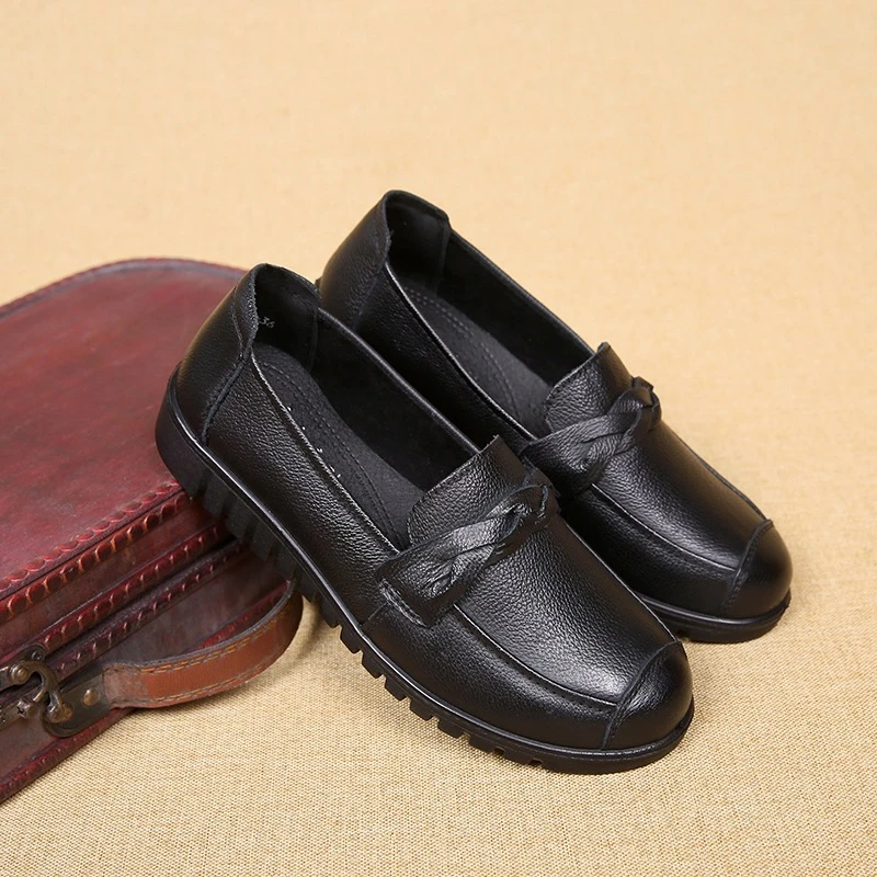 新款妈妈鞋真皮软底单鞋舒适平底中老年人女鞋中年老人工作皮鞋