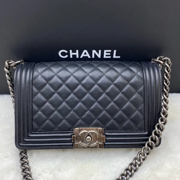 95新 Chanel/香奈儿 香奈儿黑银光面牛Leboy中号斜挎包 20开