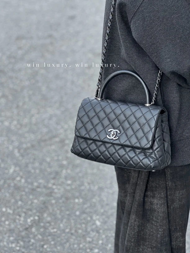 95新 Chanel/香奈儿 黑银cocohandle大号荔枝牛手提斜挎包22开