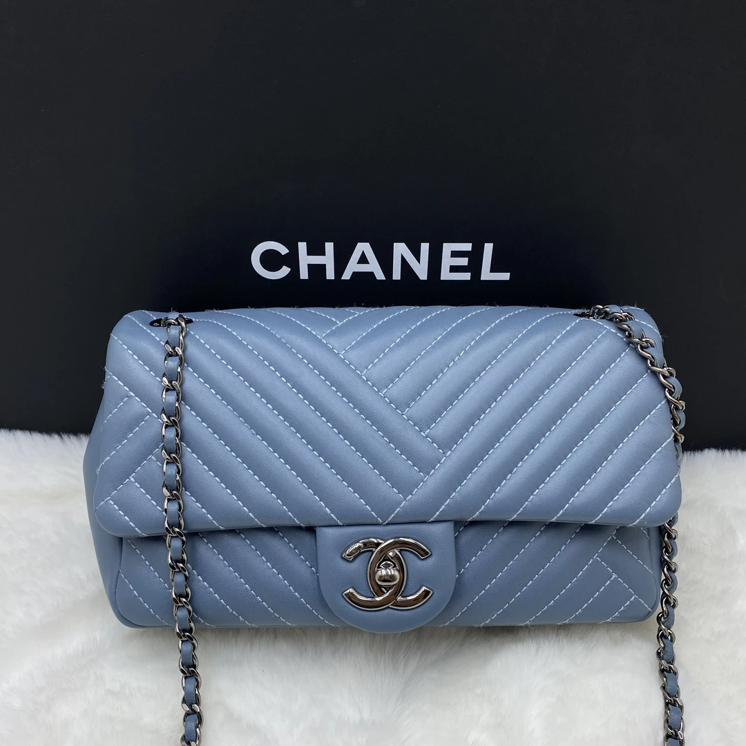 95新 Chanel/香奈儿 香奈儿蓝色V纹外缝线cf小号斜挎包 21开带卡
