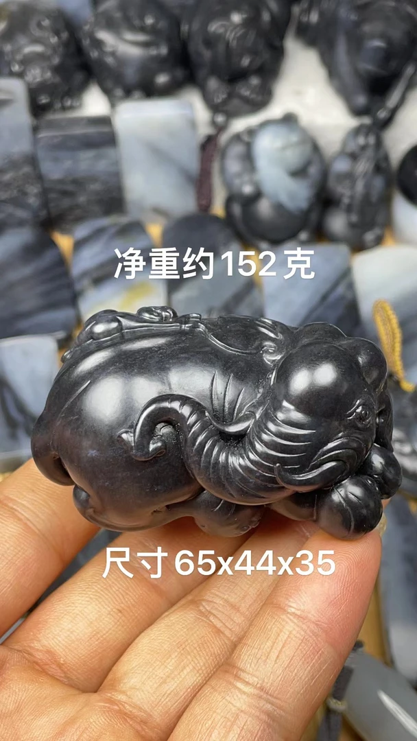 天然和田玉籽 料青花聚黑聚墨手工精雕封侯拜相手把件