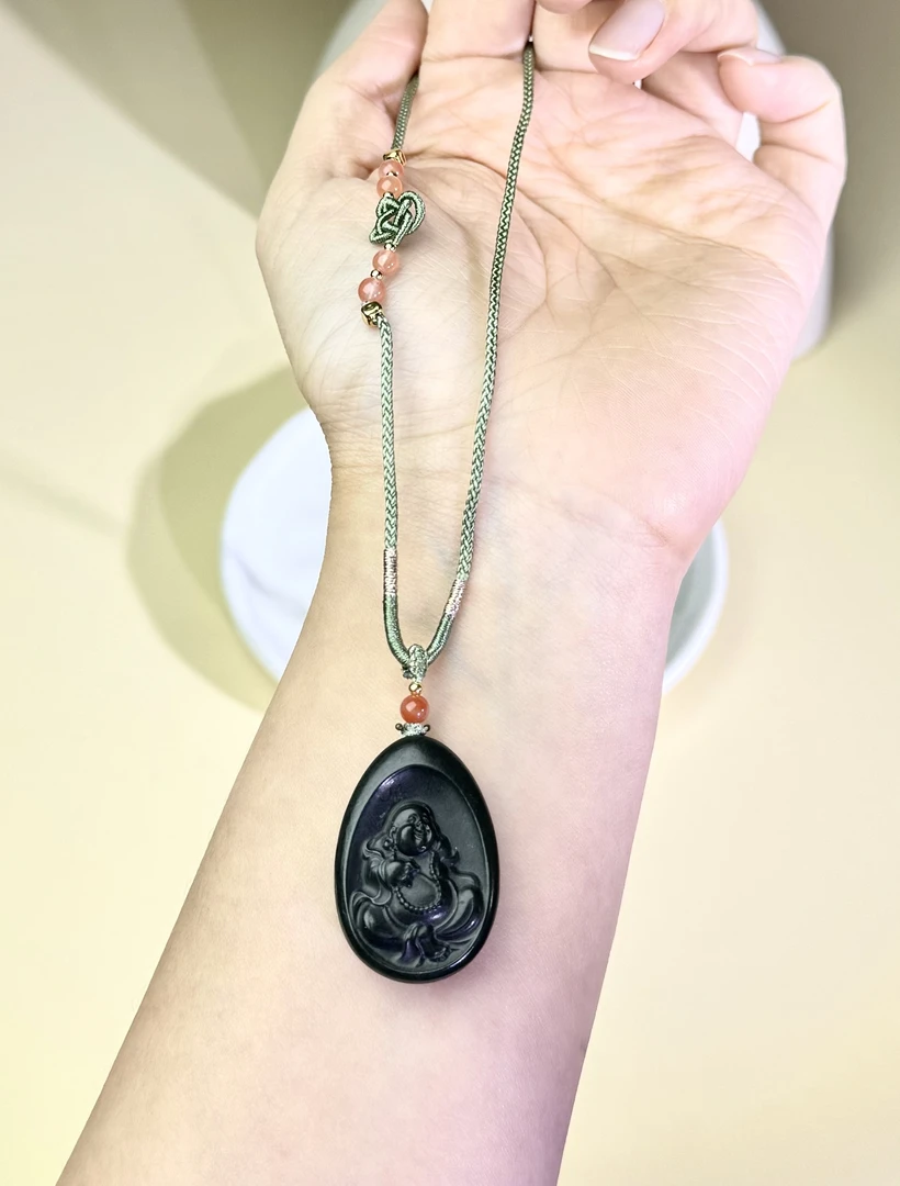 新疆和田玉逍遥佛-新疆塔县一细塔青吊坠