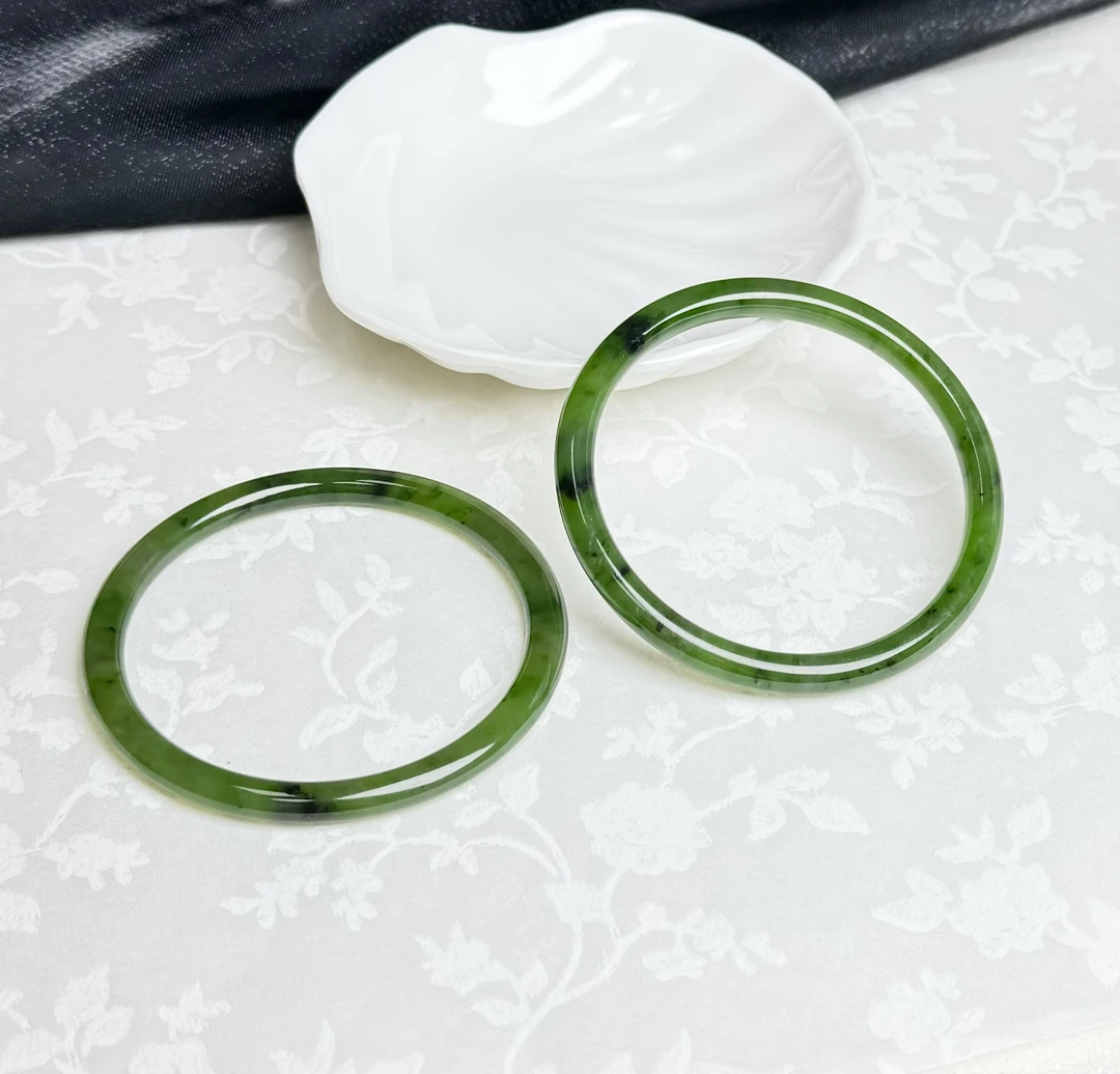 和田玉俄料碧玉美人条叮当镯（多样性发其一）