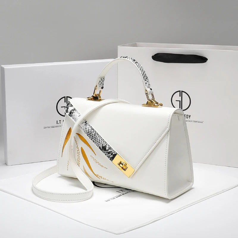 香港专柜手提凯丽单肩女新款今年流行夏季斜挎小香风女士单肩新款