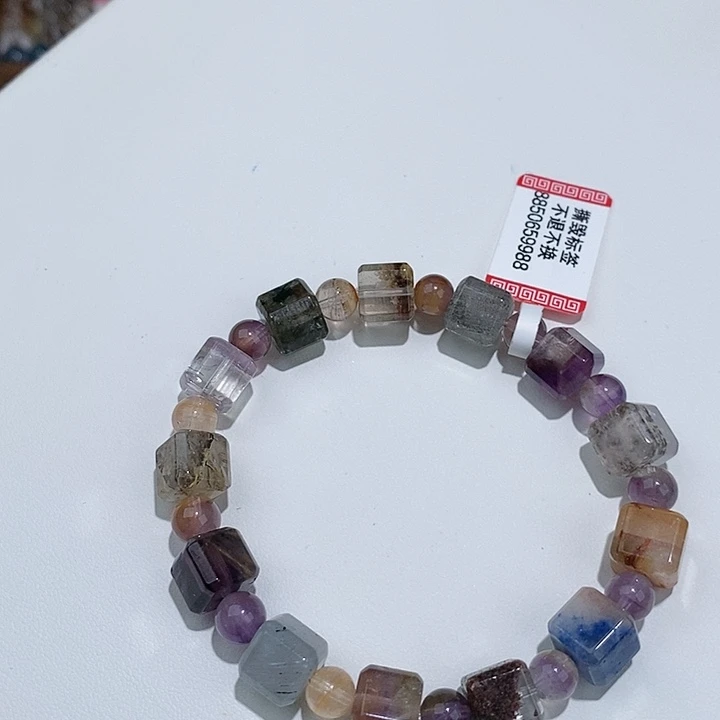 水晶手链未镶嵌日****下芬达极光大的