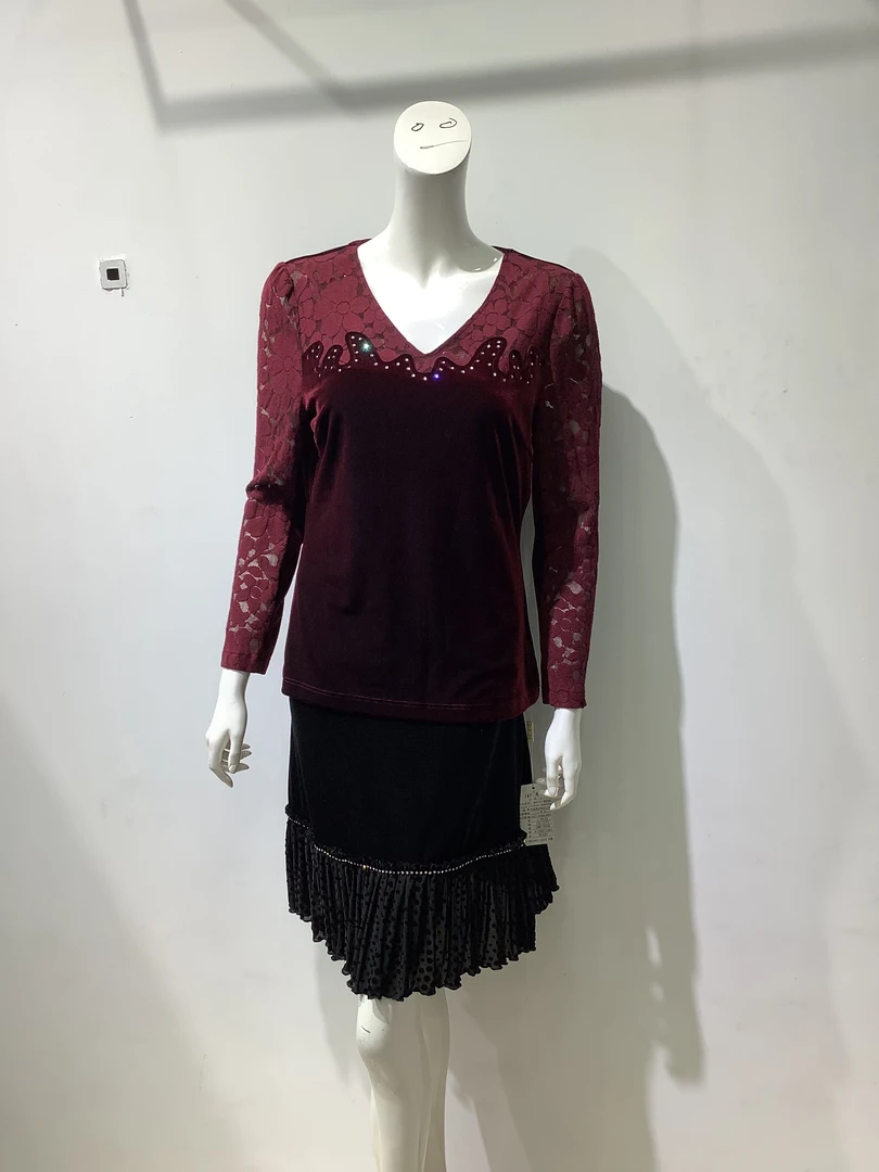 双l2大促秀巧时装丝绒上衣。 8113款