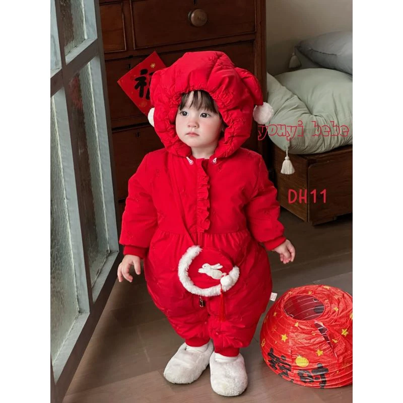 婴宝宝红色玉兔绣花包包满月百天周岁年服白鸭绒羽绒服2511