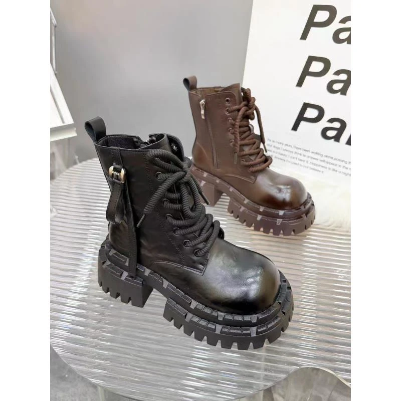 厚底轻奢时尚百搭马丁靴 7112