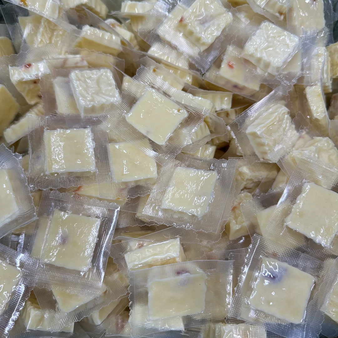 内蒙古特色草原奶派多种口味独立包装开袋即食