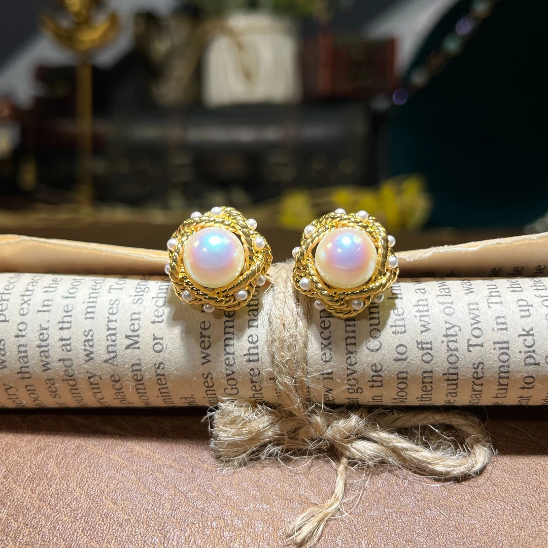 合金耳饰 6716 精致中古耳钉法式小香风白色耳环小巧精美耳饰女款