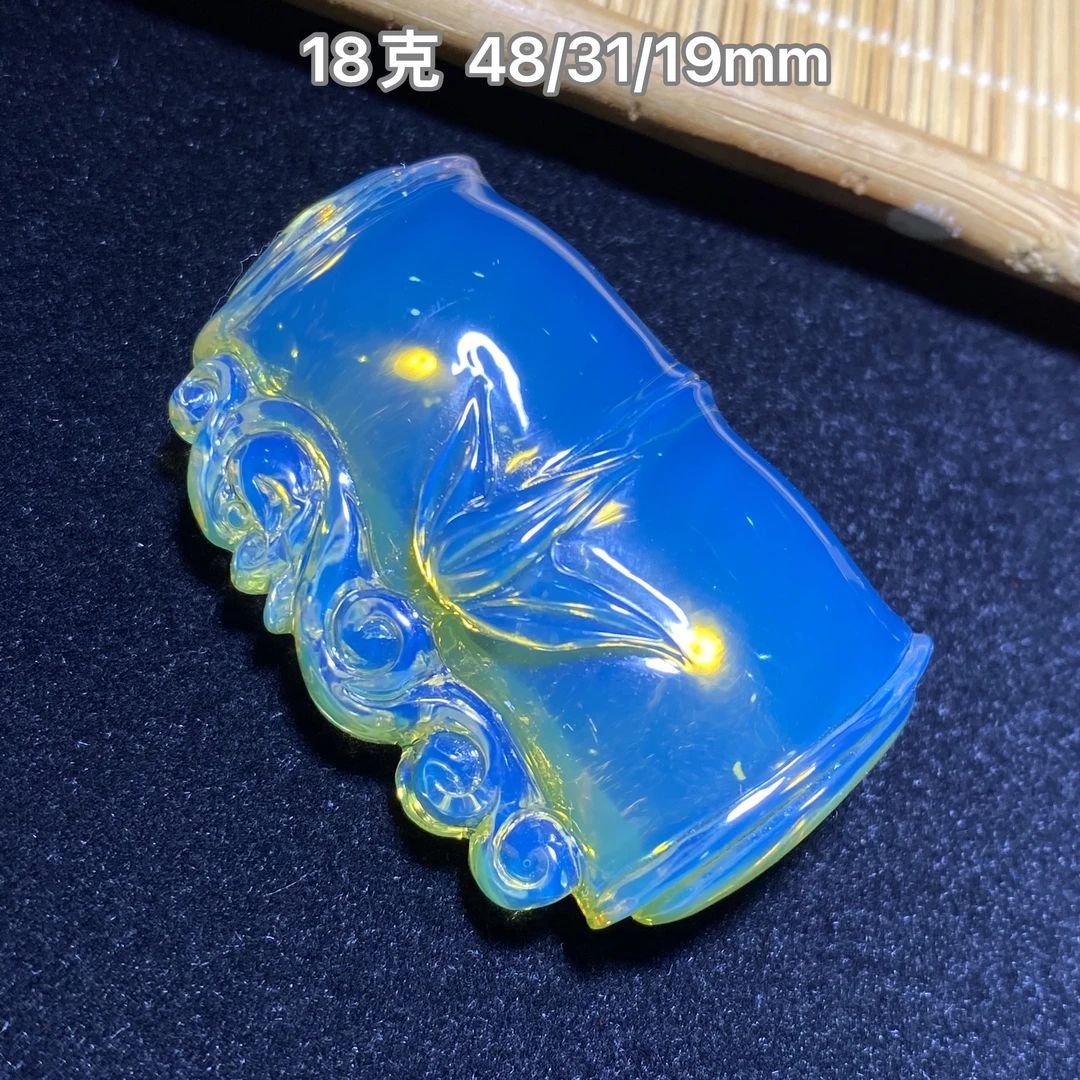 【小伊琥珀】18克高白蓝净水玻璃种竹节