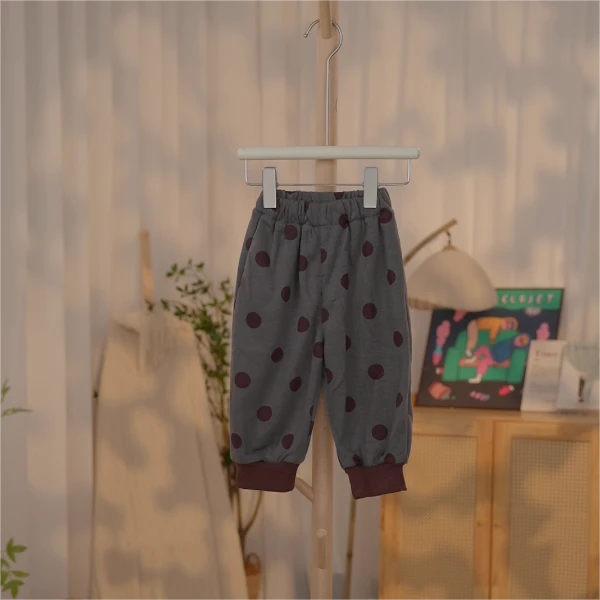 【编号F256】55555-6-08-儿童撞色圆点束脚裤-三只泰羊