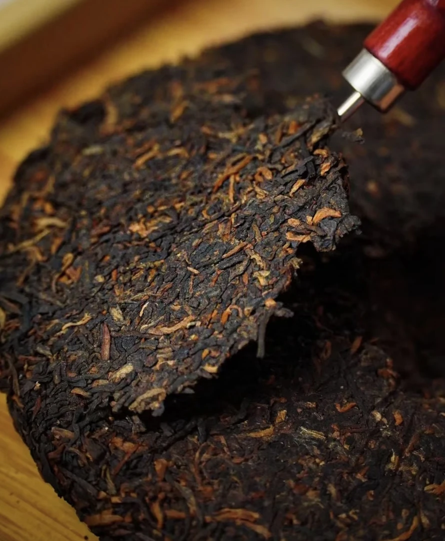 2020年凤亦凰 名山古树熟茶357一饼