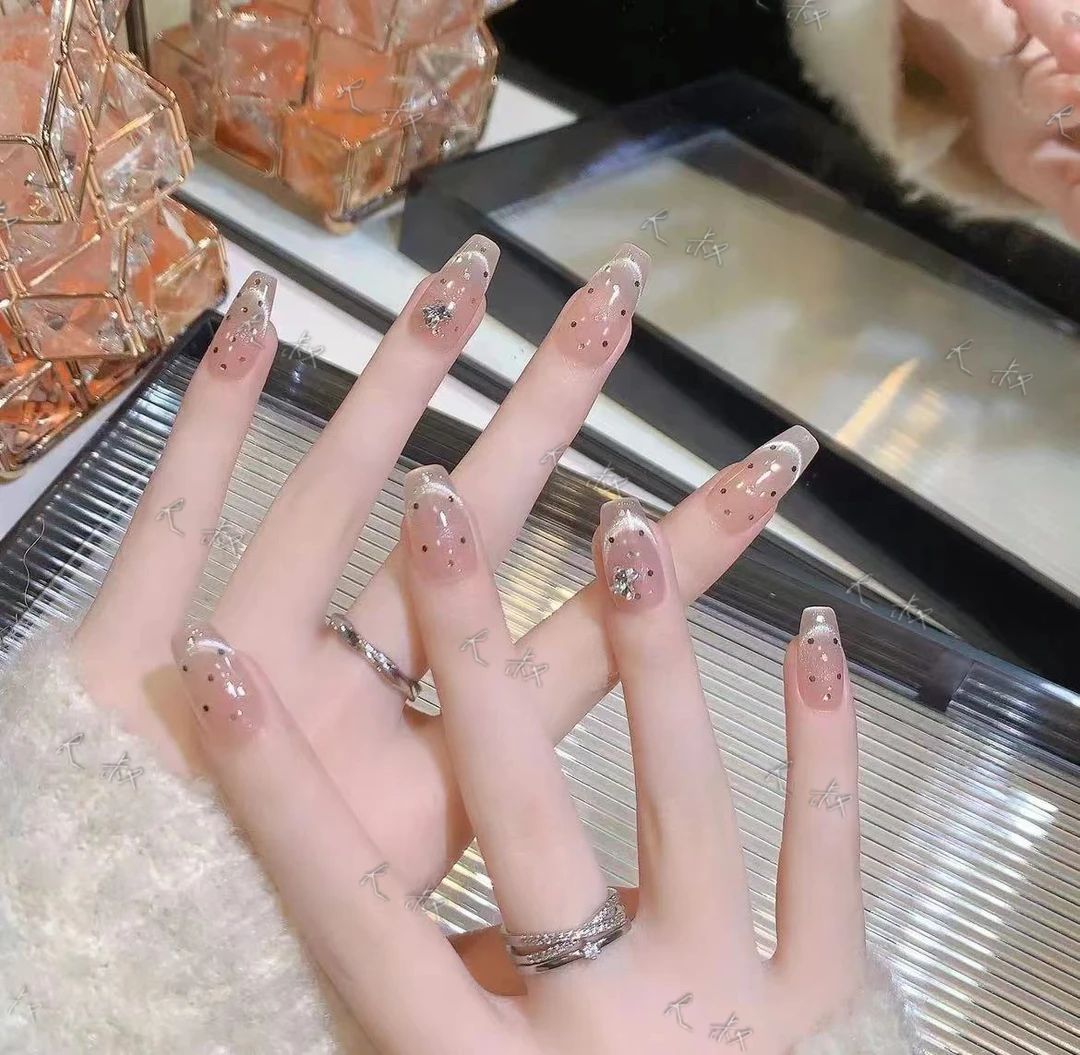 赫本夜宴 纯手工穿戴美甲灵动蝴蝶轻奢波点猫眼显白可反复使用