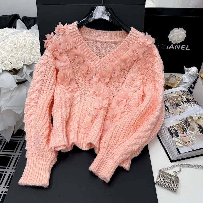 秋冬设计感小众慵懒风宽松长袖针织衫重工花朵钉珠V领麻花毛衣女