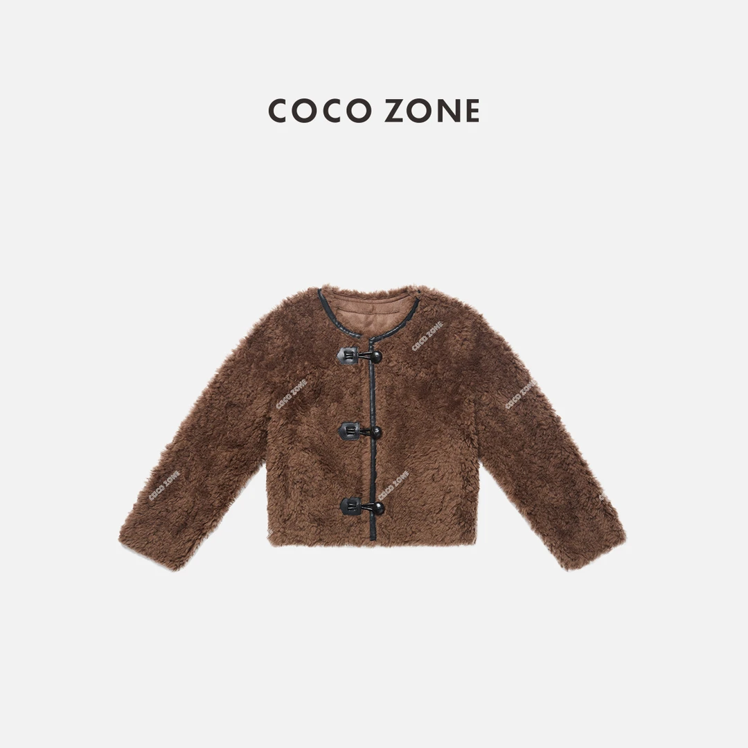 COCO ZONE 刘一一 100绵羊毛冬季设计感牛角扣保暖外套CC2D3073