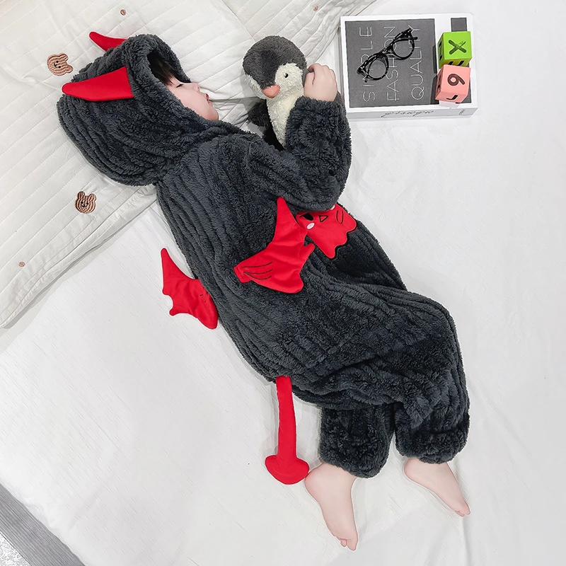 儿童连体睡衣卡通可爱法兰绒家居服男童小宝宝防踢爬服睡袋秋冬季