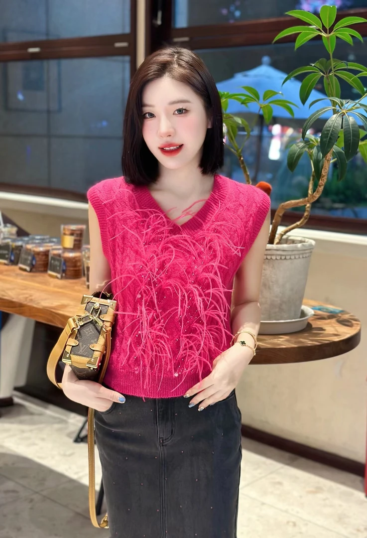 设计师品牌 针织马甲玫红色