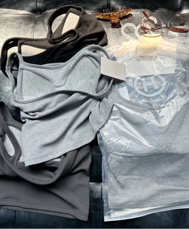 欧洲站2024早秋欧货女装修身弹力一体配胸垫叠穿打底吊带背心抹胸