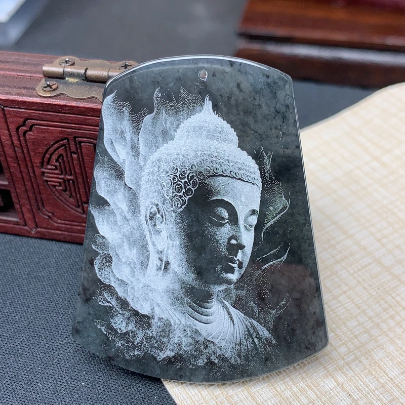 缅甸纯天然翡翠A货乌鸡冰种三维立体影雕如来佛祖吊坠同款料发货