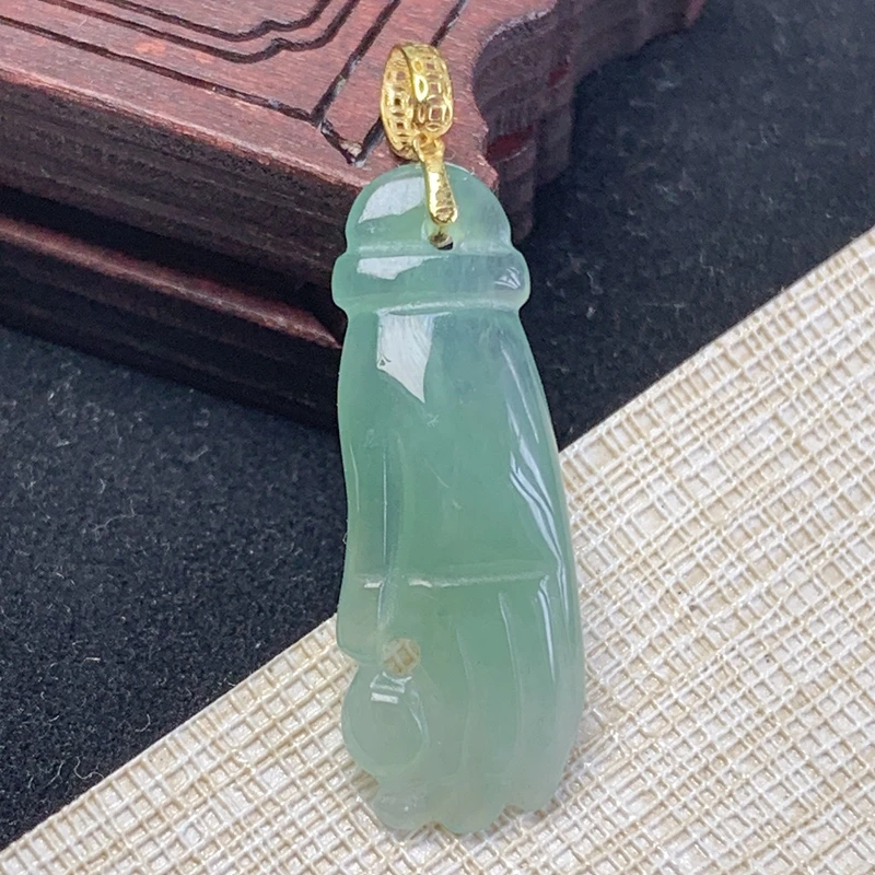 18K金镶嵌玉缅甸天然A货翡翠送礼飘花老料冰种吊坠绿色掌上明珠