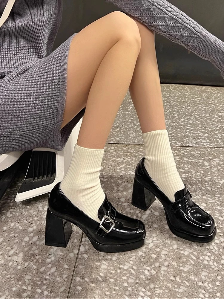 回力瑞2023春秋新款英伦辣妹风制服高跟漆皮小皮鞋防水台粗跟方头
