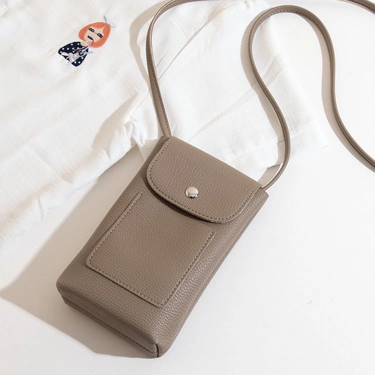 软皮质感斜挎女手机包2024新款通用百搭散步轻便小挎包女士