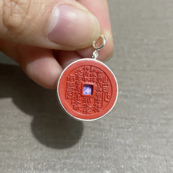辰砂（处理）【卓美】山鬼太太紫金福吊坠/个FL-3011