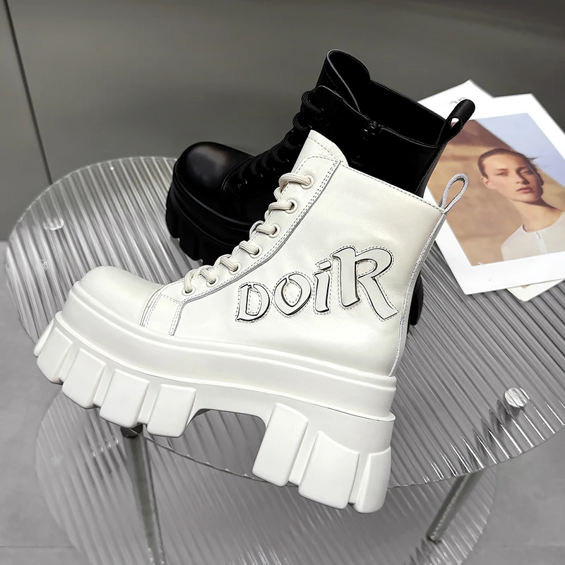 松糕厚底马丁靴女2025年秋冬新款真皮白色显瘦坡跟增高小个子短靴