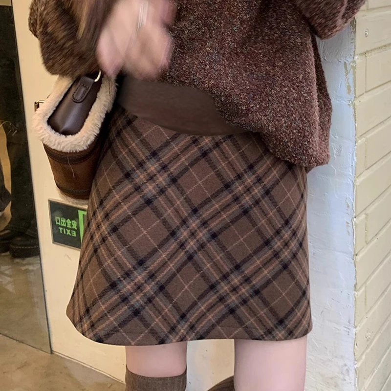 孕妇半身裙秋冬季新款百搭格子毛呢裙半身短裙外穿复古显瘦防走光