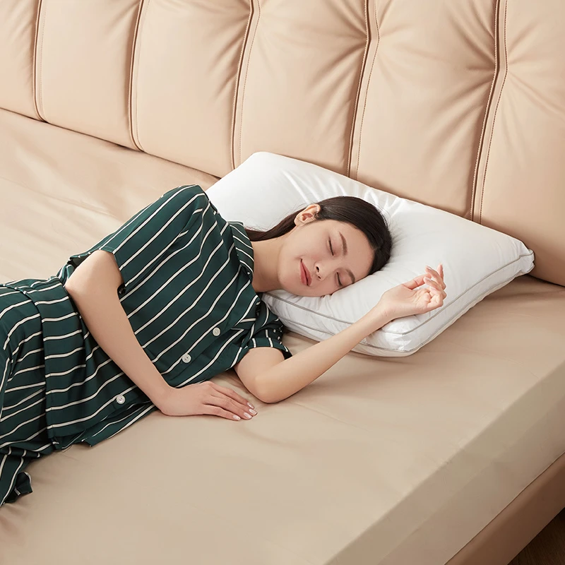 顾家家居KUKAHOME枕头芯枕芯抑菌纤柔枕单人酒店睡眠枕沙发枕XJ