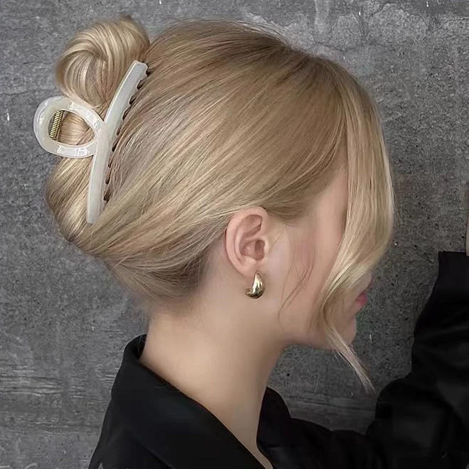 新款羊脂白后脑勺发夹气质百搭高级感发卡鲨鱼夹头饰