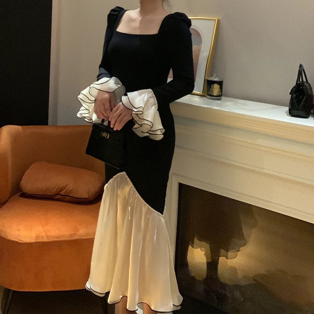 魅鹊50760法式浪漫仙气喇叭袖鱼尾小黑裙高腰秋冬连衣裙