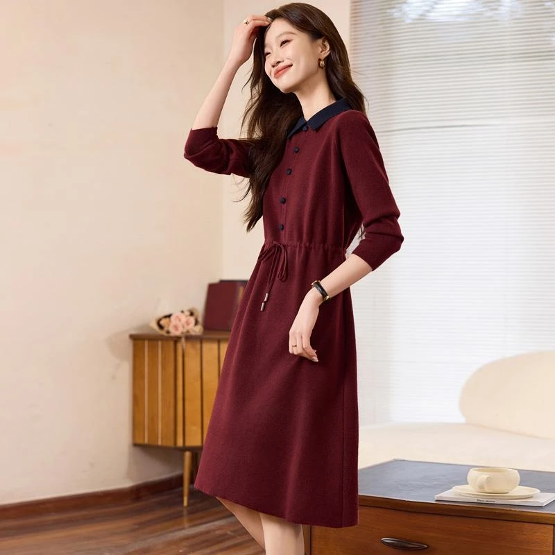 2024秋冬新款娃娃领针织连衣裙收腰a字裙内搭中长款系带打底毛衣