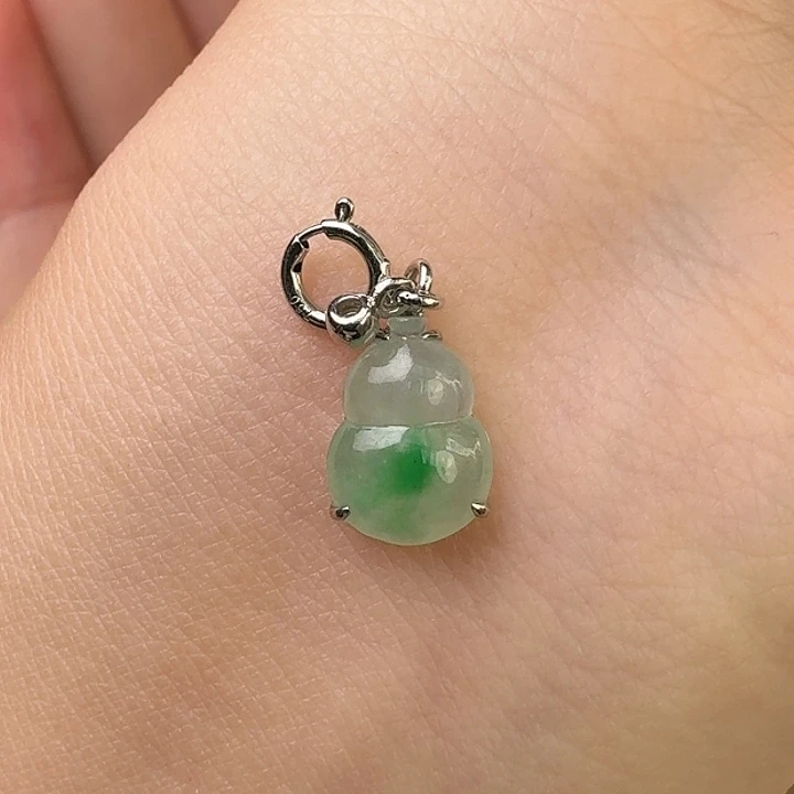 翡翠颈饰18K金镶嵌葫芦