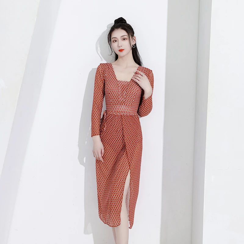 卡洛诗丹碎花显瘦气质长袖修身时尚女装复古法式收腰泳衣连衣裙