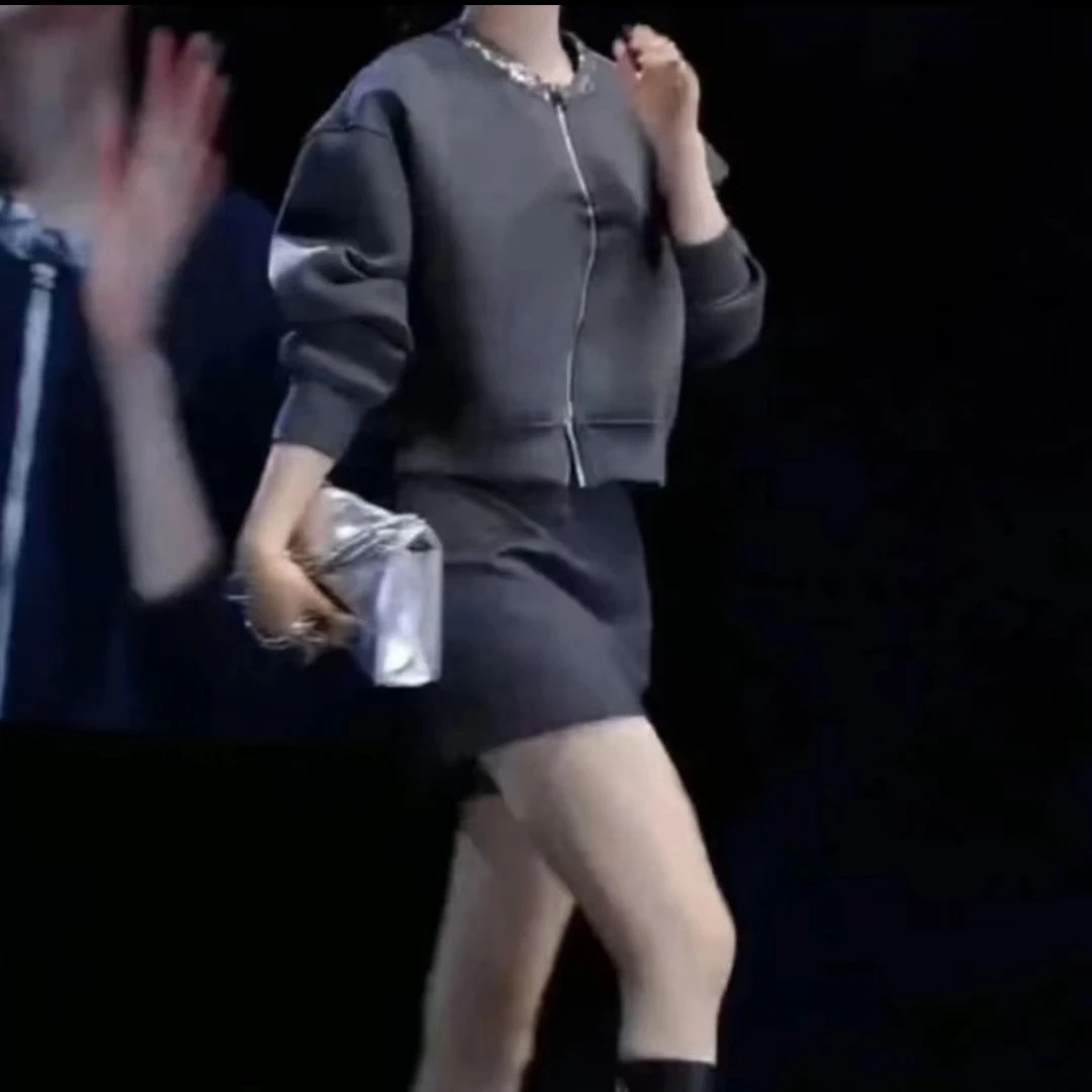 新款气质洋气减龄显瘦长袖开衫外套短裙女装