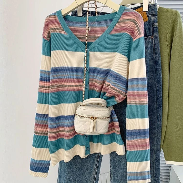 宽松条纹V领大码上衣女别致撞色减龄套头毛衣百搭显瘦针织打底衫