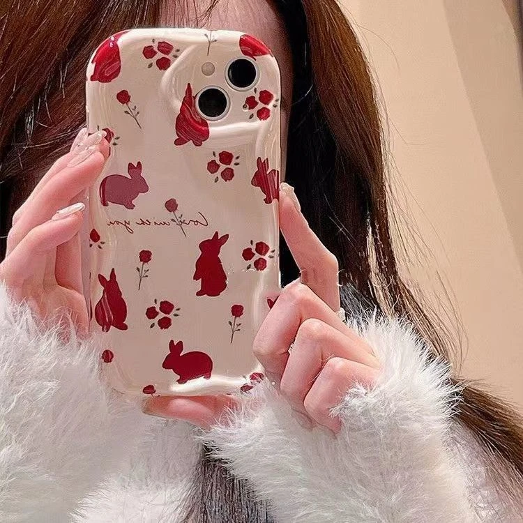 适用奶油纹红玫瑰兔子适用iPhone13promax14手机壳苹果12/11软678