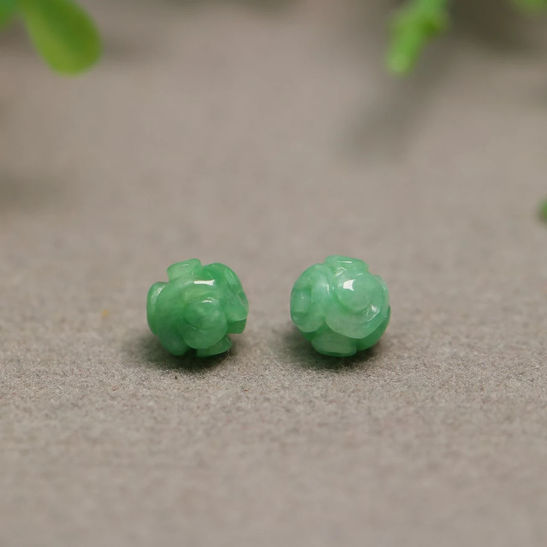 #7040一对7MM满绿天然A货翡翠龙纹雕花小圆珠子