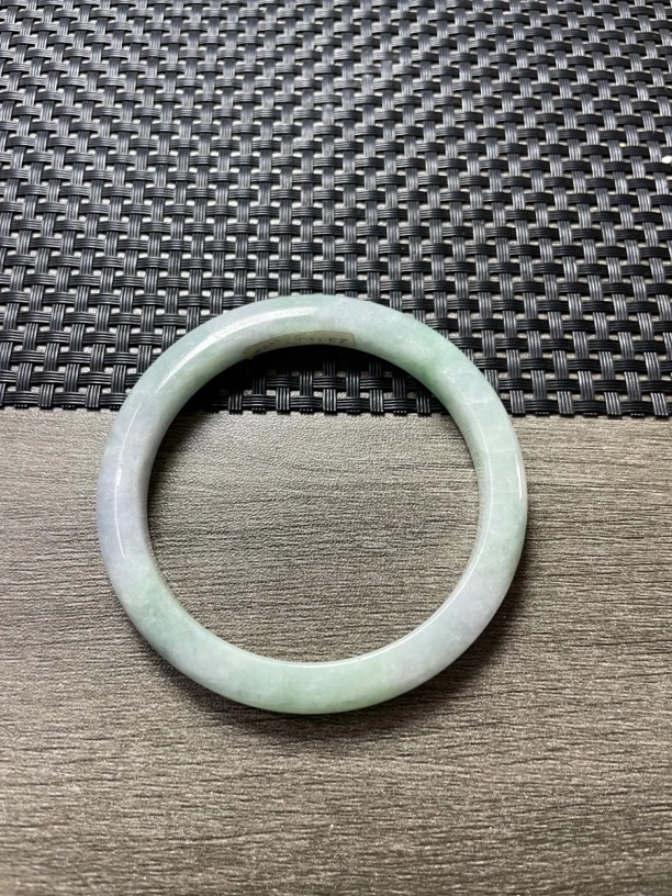 翡翠手镯 55圈 淡春彩